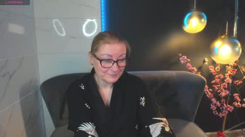 Snapshot of alexandra_kind chatting on 12/19/24, 02:57 Alexandra online show from 12/19/24, 02:57