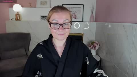 Snapshot of alexandra_kind chatting on 12/26/24, 11:57 Alexandra online show from 12/26/24, 11:57