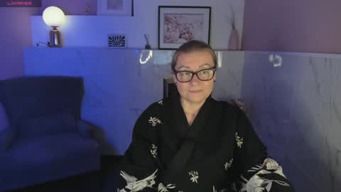 Snapshot of alexandra_kind chatting on 01/04/25, 04:55 Alexandra online show from 01/04/25, 04:55