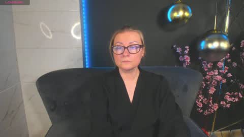 Snapshot of alexandra_kind chatting on 01/13/25, 01:45 Alexandra online show from 01/13/25, 01:45