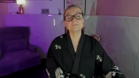 Snapshot of alexandra_kind chatting on 01/18/25, 02:25 Alexandra online show from 01/18/25, 02:25