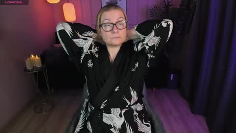 Snapshot of alexandra_kind chatting on 01/21/25, 03:48 Alexandra online show from 01/21/25, 03:48