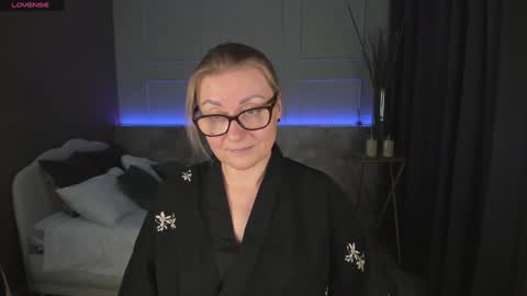 Snapshot of alexandra_kind chatting on 01/24/25, 12:31 Alexandra online show from 01/24/25, 12:31