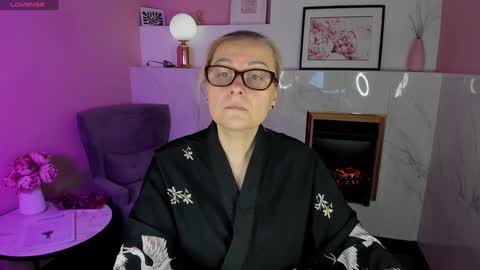 Snapshot of alexandra_kind chatting on 02/04/25, 01:48 Alexandra online show from 02/04/25, 01:48