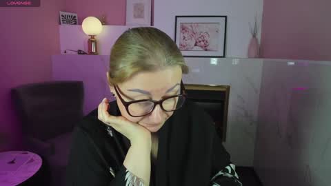 Snapshot of alexandra_kind chatting on 02/07/25, 03:45 Alexandra online show from 02/07/25, 03:45