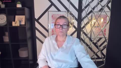 Snapshot of alexandra_kind chatting on 02/11/25, 06:22 Alexandra online show from 02/11/25, 06:22