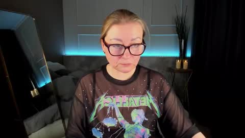 Snapshot of alexandra_kind chatting on 02/18/25, 09:09 Alexandra online show from 02/18/25, 09:09