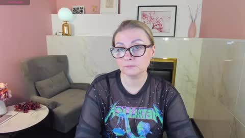 Snapshot of alexandra_kind chatting on 02/27/25, 09:22 Alexandra online show from 02/27/25, 09:22