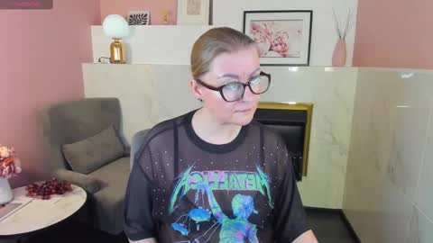 Snapshot of alexandra_kind chatting on 02/27/25, 12:45 Alexandra online show from 02/27/25, 12:45