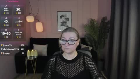 Snapshot of alexandra_kind chatting on 03/12/25, 06:40 Alexandra online show from 03/12/25, 06:40