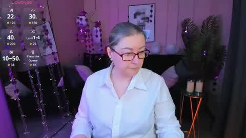 Snapshot of alexandra_kind chatting on 02/15/26, 08:49 Alexandra online show from 02/15/26, 08:49