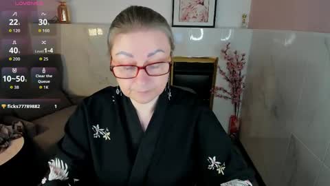 Alexandra online show from 04/17/26, 01:58