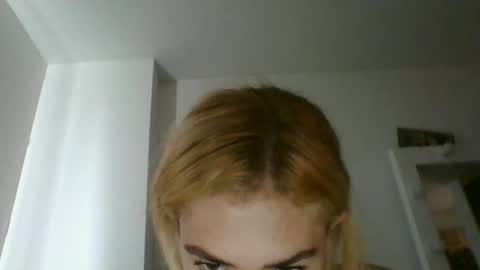 Snapshot of alexandra_paris21 chatting on 06/02/26, 08:33 alexandra_paris21 online show from 06/02/26, 08:33