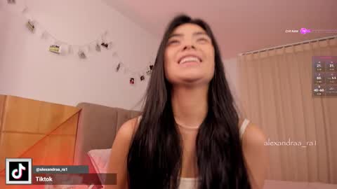 Snapshot of alexandra_ra1 chatting on 11/06/25, 11:59 Alexandra Rodriguez online show from 11/06/25, 11:59