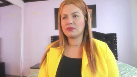 Snapshot of alexandra_torress chatting on 10/15/25, 04:07 alexandra online show from 10/15/25, 04:07