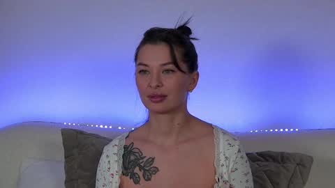 AlexandraBloom online show from 03/02/25, 12:53