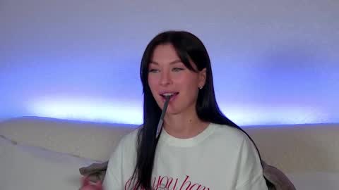 AlexandraBloom online show from 03/04/25, 05:21