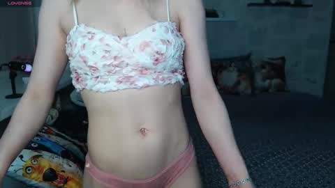 Snapshot of alexandraermes chatting on 05/30/26, 09:34 AlexandraErmes online show from 05/30/26, 09:34