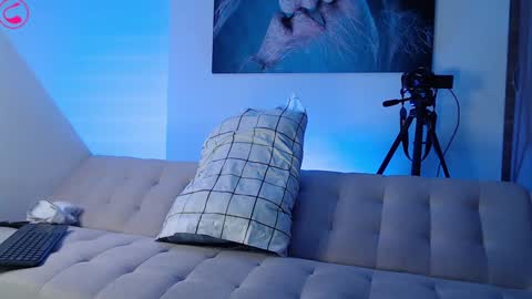 Snapshot of alexandro_king chatting on 01/31/25, 11:35 ALEX online show from 01/31/25, 11:35