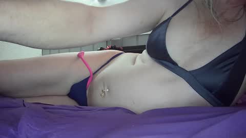 Snapshot of alexassts chatting on 12/18/24, 10:46 alexass online show from 12/18/24, 10:46