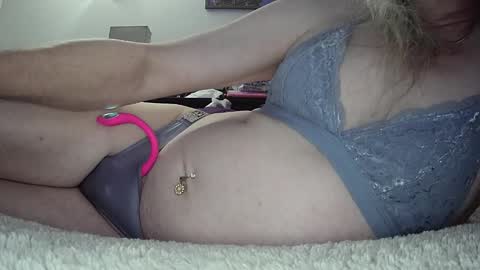 Snapshot of alexassts chatting on 11/18/25, 10:03 alexass online show from 11/18/25, 10:03