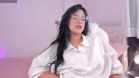 lexandra  online show from 11/22/25, 06:12