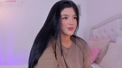 lexandra  online show from 04/08/26, 08:58