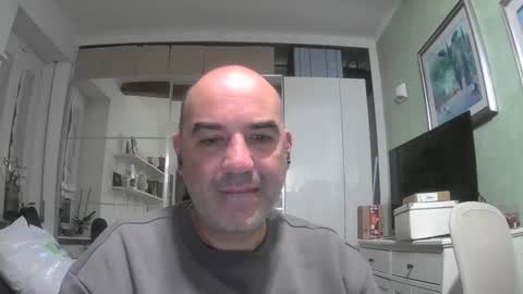 Snapshot of alexct77 chatting on 12/14/24, 01:28 alexct77 online show from 12/14/24, 01:28