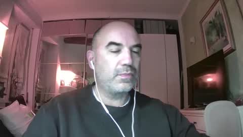 Snapshot of alexct77 chatting on 12/16/24, 01:10 alexct77 online show from 12/16/24, 01:10