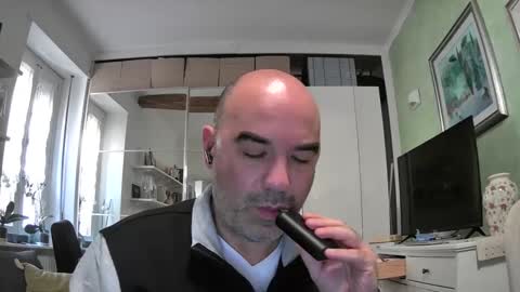 Snapshot of alexct77 chatting on 01/12/25, 08:04 alexct77 online show from 01/12/25, 08:04