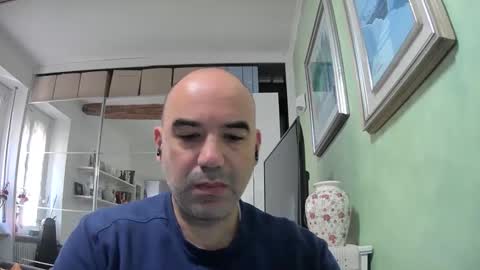 Snapshot of alexct77 chatting on 02/16/25, 09:04 alexct77 online show from 02/16/25, 09:04