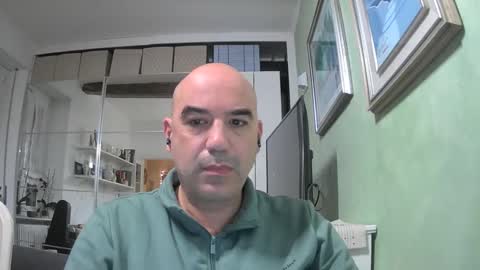 Snapshot of alexct77 chatting on 02/28/25, 05:37 alexct77 online show from 02/28/25, 05:37