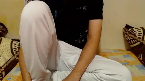 Snapshot of alexdelarge323 chatting on 11/10/25, 04:28 Alex online show from 11/10/25, 04:28