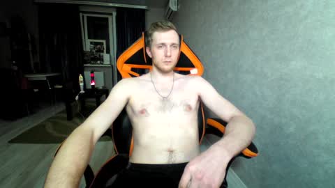 Snapshot of alexfox2018 chatting on 01/19/25, 10:28 Alex online show from 01/19/25, 10:28