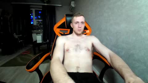 Snapshot of alexfox2018 chatting on 02/27/25, 10:42 Alex online show from 02/27/25, 10:42