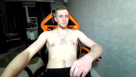 Snapshot of alexfox2018 chatting on 03/05/25, 10:43 Alex online show from 03/05/25, 10:43