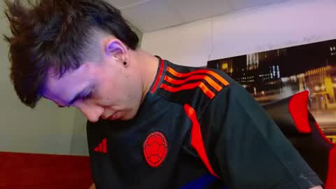 alexgiraldo__ online show from 06/18/26, 02:54