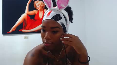 Snapshot of alexia_sinclaire24 chatting on 11/01/25, 12:56 alexia_sinclaire24 online show from 11/01/25, 12:56