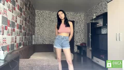 Emila online show from 05/14/26, 08:21