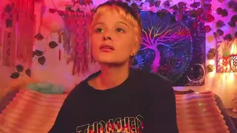 Alex online show from 07/04/26, 01:01