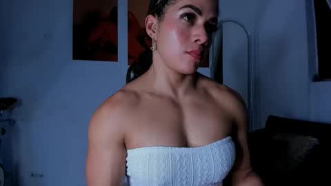 Snapshot of alexiafit chatting on 11/10/25, 08:08 alexiafit online show from 11/10/25, 08:08