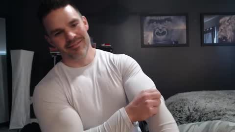 Snapshot of alexiarain chatting on 02/19/25, 04:22 Alex online show from 02/19/25, 04:22