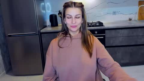 Alexia online show from 02/25/25, 12:03