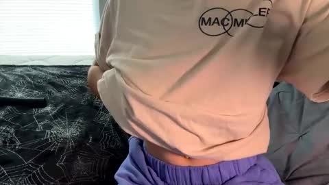 Snapshot of alexis_696969 chatting on 12/06/24, 06:39 Alexis online show from 12/06/24, 06:39