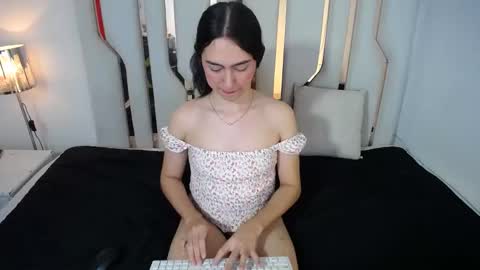 -- ALEXIS -- online show from 10/23/25, 01:27