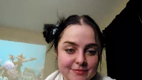 Snapshot of alexis_onfire1312 chatting on 11/06/25, 05:19 AlexisOnFire1312 online show from 11/06/25, 05:19