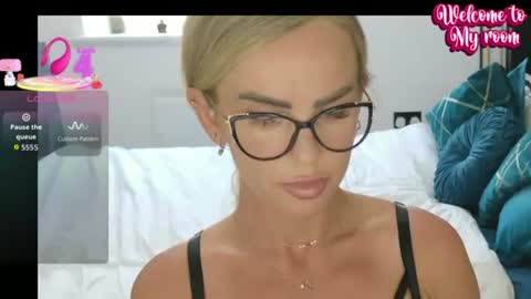 Snapshot of alexis_white69 chatting on 06/26/26, 10:08 Alexis White online show from 06/26/26, 10:08