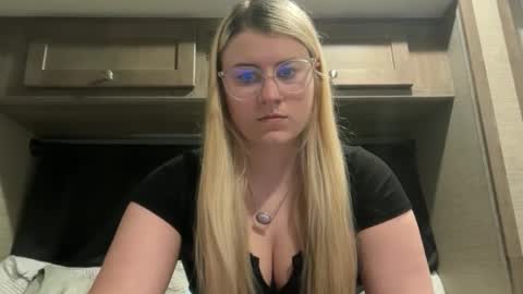 Snapshot of alexisdanielxo chatting on 09/22/25, 02:52 Alexis Danielle online show from 09/22/25, 02:52