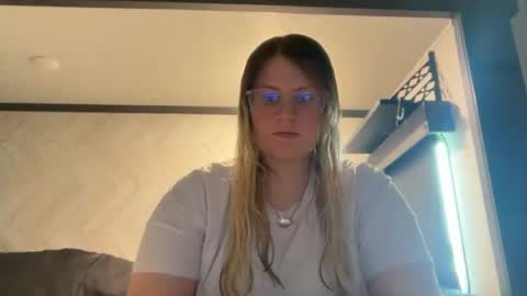 Snapshot of alexisdanielxo chatting on 06/18/26, 08:46 Alexis Danielle online show from 06/18/26, 08:46