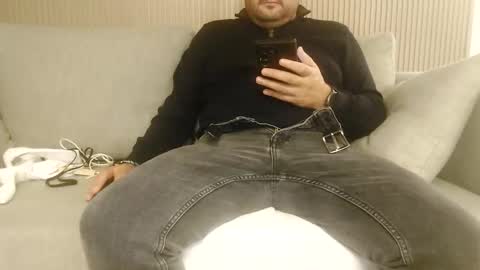 Snapshot of alexisgood888 chatting on 11/05/25, 06:52 Slave Alex online show from 11/05/25, 06:52